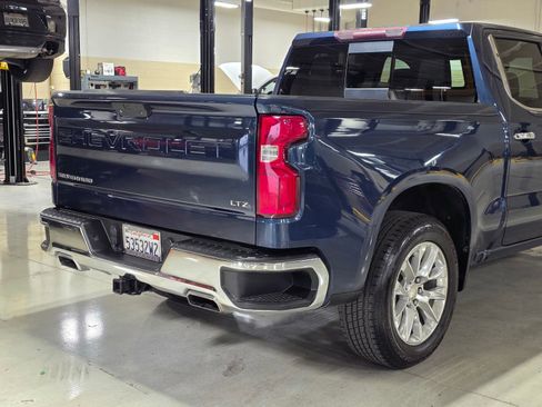 Used 2019 Chevrolet Silverado 1500 LTZ w/ LTZ Convenience Package image 11