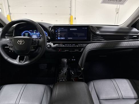 Used 2026 Toyota Camry XLE image 10