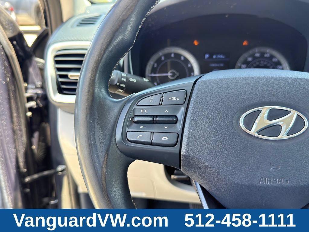 Used 2022 Hyundai Venue Limited FWD image 20