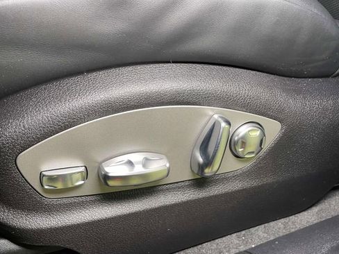 New 2026 Porsche Macan image 17