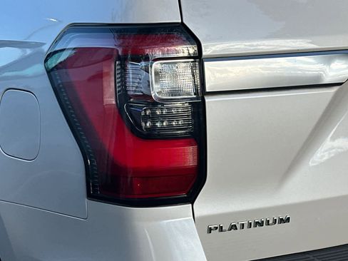 Used 2019 Ford Expedition Platinum AWD/4WD image 10