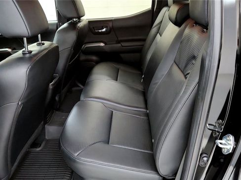 Used 2023 Toyota Tacoma Limited image 25