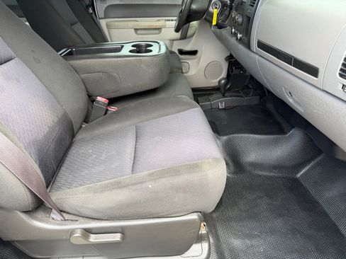 Used 2011 GMC Sierra 2500 W/T AWD/4WD image 11