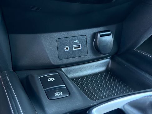 Used 2020 Nissan Rogue SL AWD/4WD image 32