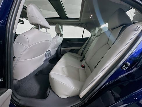 Used 2021 Toyota Camry XLE image 28