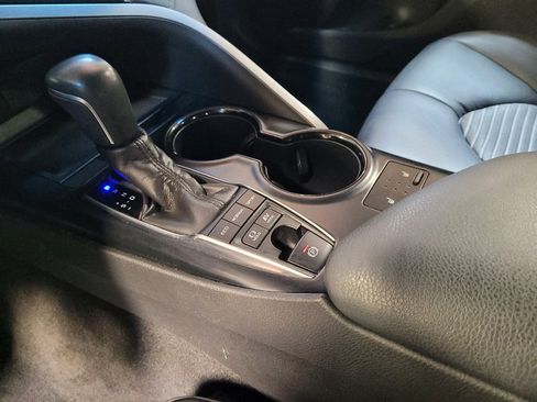 Used 2018 Toyota Camry SE image 26