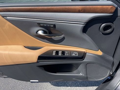 Used 2025 Lexus ES 350 w/ Premium Package image 20