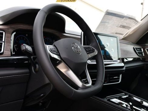 New 2026 Volkswagen Atlas SEL Premium R-Line image 13