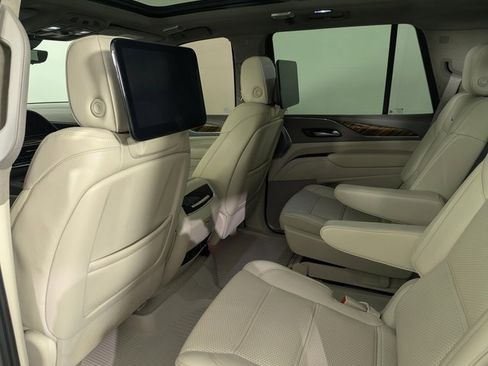 Used 2023 Cadillac Escalade Sport Platinum image 17