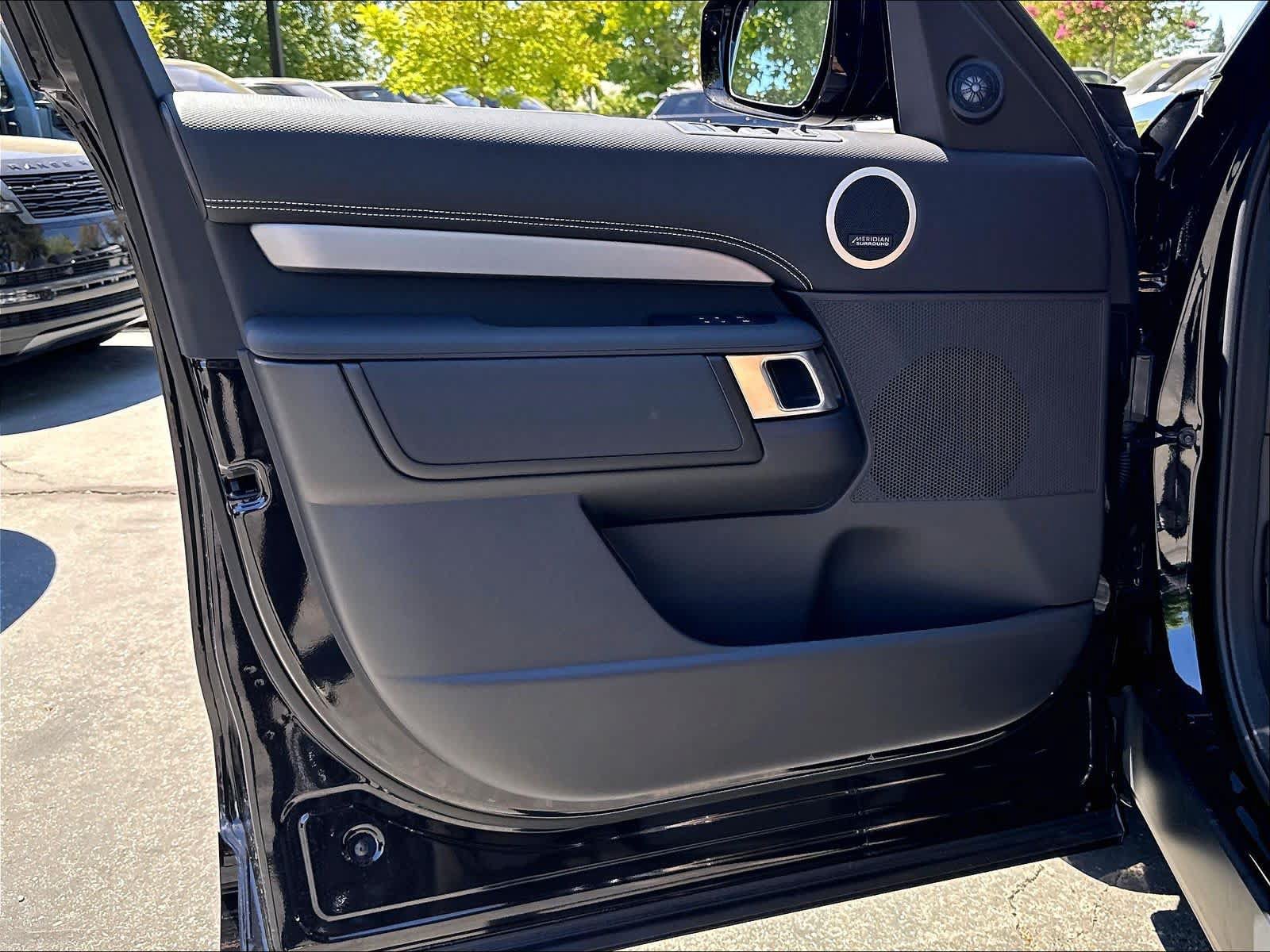 New 2026 Land Rover Discovery Dynamic SE AWD/4WD image 24
