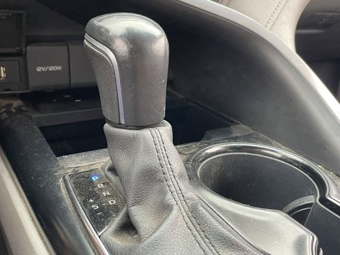 Used 2020 Toyota Camry SE image 5