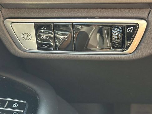 Certified 2026 Cadillac Vistiq Platinum w/ LPO, Floor Liner Package AWD/4WD image 40