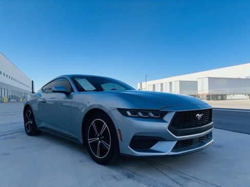 Used 2024 Ford Mustang Premium image 7