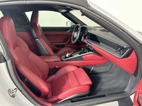 Certified 2024 Porsche 911 Targa 4S image 31