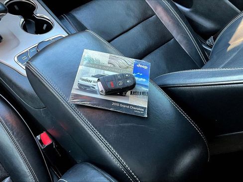 Used 2015 Jeep Grand Cherokee Overland image 35