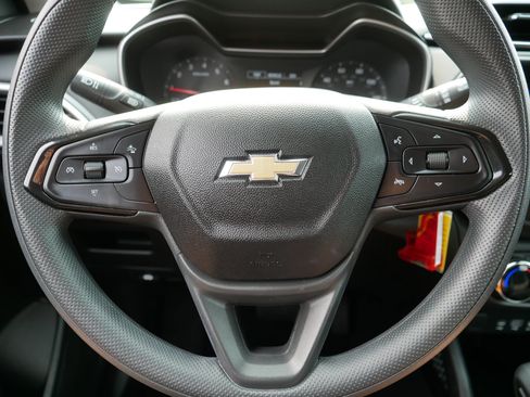 Used 2023 Chevrolet TrailBlazer LS AWD/4WD image 25