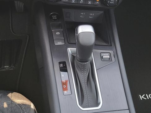 New 2026 Nissan Kicks SV w/ Cold Weather Package FWD image 23