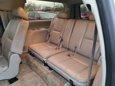 Used 2008 Chevrolet Suburban LT w/ LT Preferred Equipment Group image 12