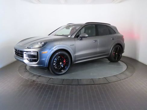 Certified 2026 Porsche Cayenne S AWD/4WD image 1
