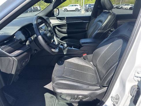 Used 2022 Jeep Grand Cherokee L Overland image 8