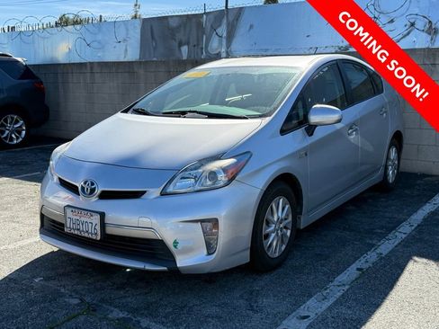 Used 2014 Toyota Prius Plug-In Hybrid image 3