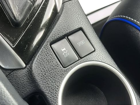 Used 2017 Toyota Corolla SE image 23