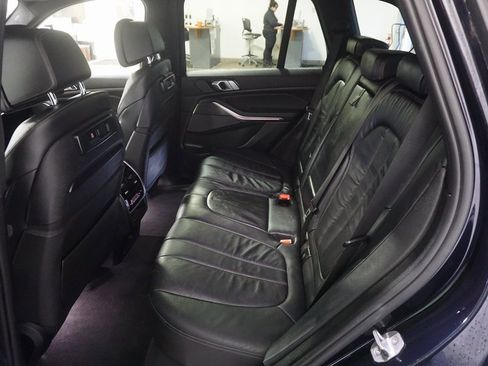 Used 2019 BMW X5 xDrive50i w/ M Sport Package image 26