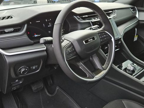 New 2025 Jeep Grand Cherokee Laredo image 23