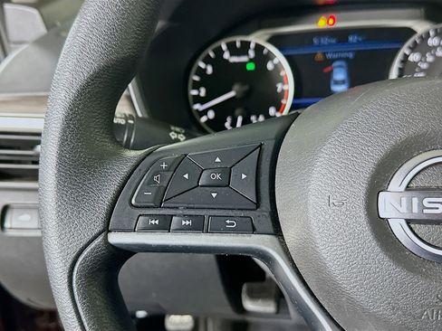 Used 2024 Nissan Altima 2.5 SV FWD image 16