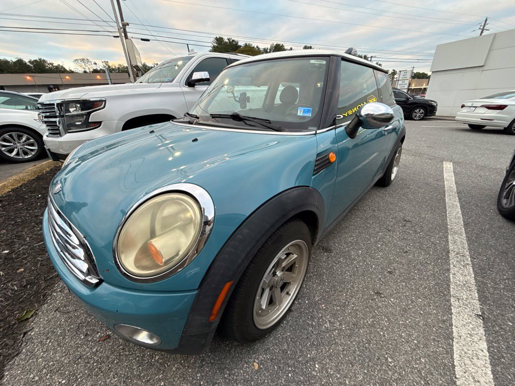 Used 2009 MINI Cooper Hardtop FWD image 2