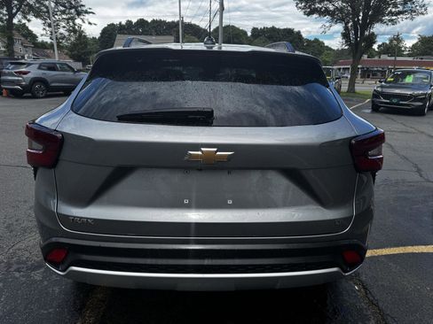 Used 2026 Chevrolet Trax LT w/ Driver Confidence Package FWD image 5