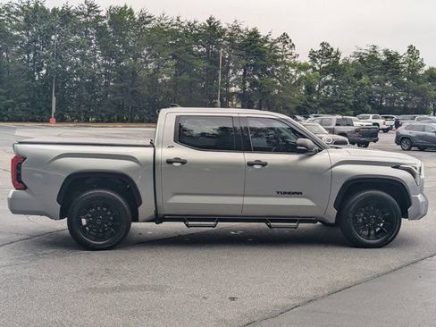 Used 2022 Toyota Tundra SR5 w/ Convenience Package RWD image 8