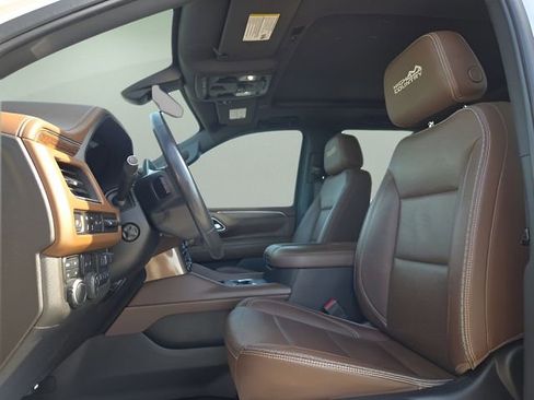 Used 2021 Chevrolet Tahoe High Country w/ Premium Package image 9