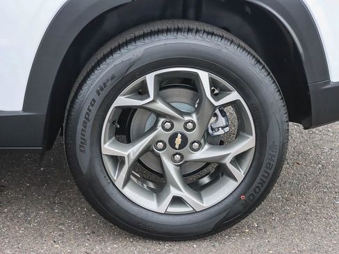 New 2026 Chevrolet Trax LT w/ Sunroof Package image 10