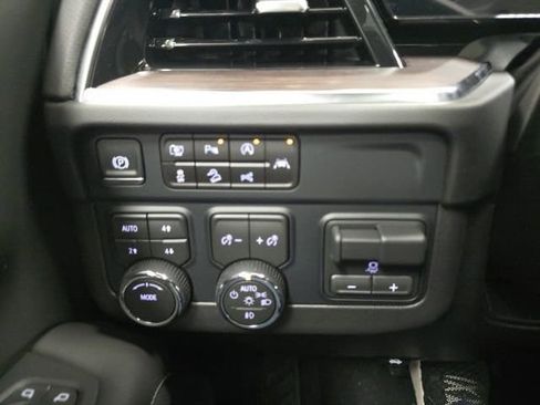 New 2026 Chevrolet Tahoe Premier AWD/4WD image 17