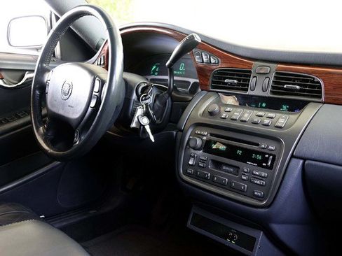 Used 2001 Cadillac De Ville Limousine FWD image 12