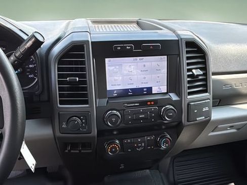 Used 2020 Ford F250 XL w/ Power Equipment Group AWD/4WD image 27