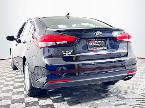 Used 2017 Kia Forte S image 5