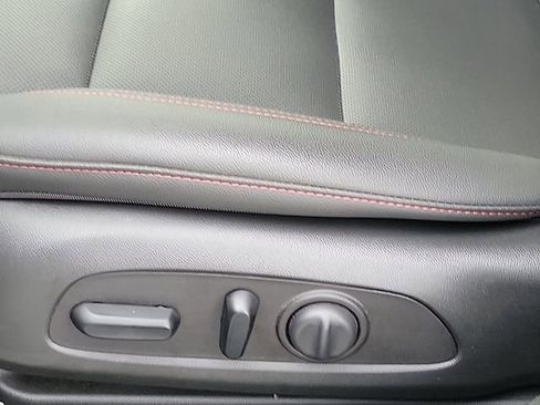 Used 2025 Chevrolet Trax RS w/ Driver Confidence Package image 19