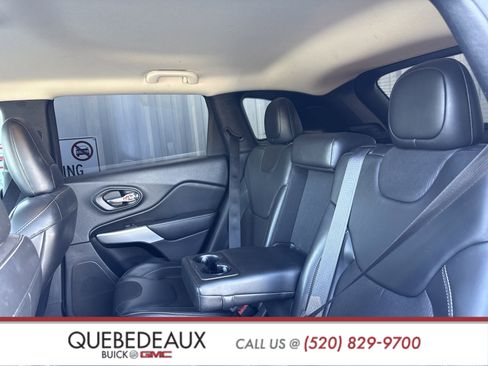 Used 2018 Jeep Cherokee Latitude Plus w/ Comfort/Convenience Group image 20
