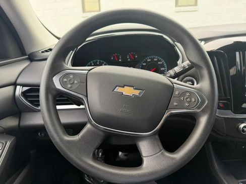 Used 2019 Chevrolet Traverse LS FWD image 8