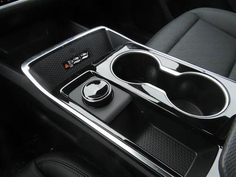 New 2026 Chevrolet Equinox LT w/ Convenience Package II image 23