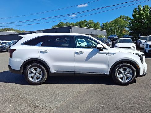 New 2026 Kia Sorento LX image 7
