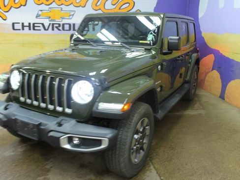 Used 2020 Jeep Wrangler Unlimited Sahara AWD/4WD image 2