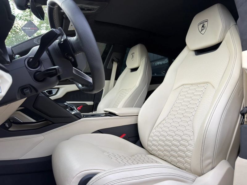 Used 2022 Lamborghini Urus AWD/4WD image 21