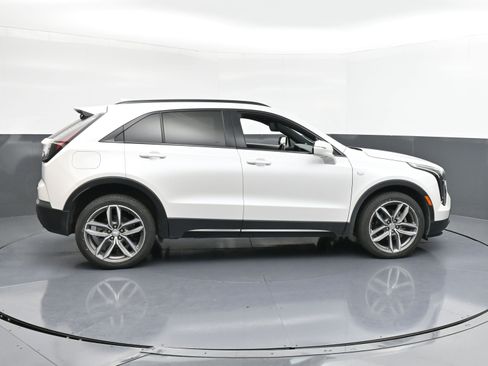 Used 2023 Cadillac XT4 Sport w/ Cold Weather Package image 9