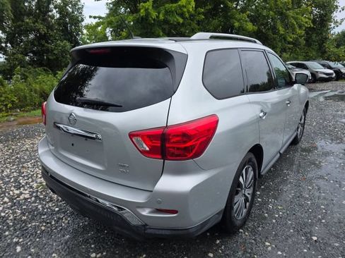 Used 2018 Nissan Pathfinder SV AWD/4WD image 5