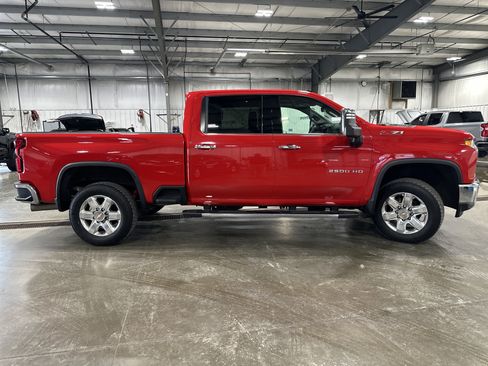 Used 2021 Chevrolet Silverado 2500 LTZ w/ LTZ Convenience Package image 2