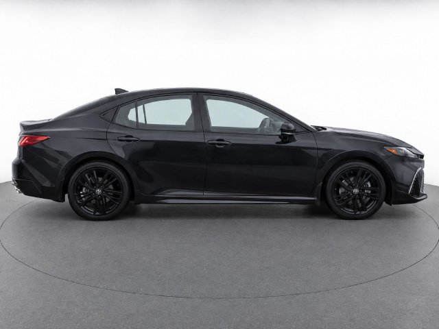 Used 2026 Toyota Camry Hybrid w/ Convenience Package FWD image 9