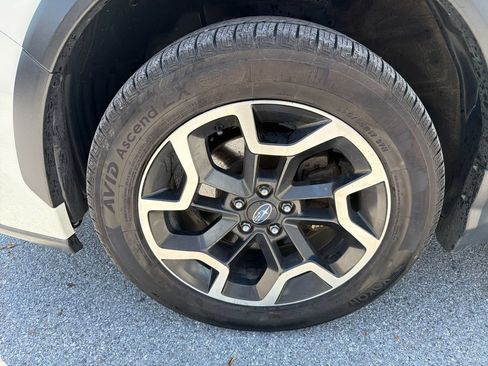 Used 2017 Subaru Crosstrek 2.0i Premium AWD/4WD image 6